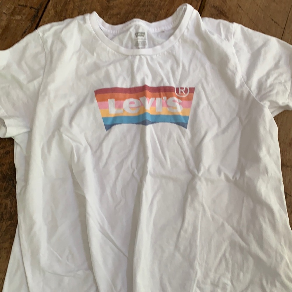 Levi’s tshirt